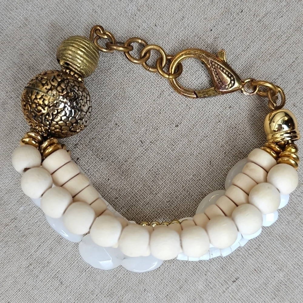 Cream, White And Gold Beaded Hook Closure Bracelet - OS